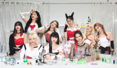 TWICE 