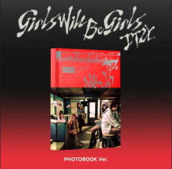 ITZY – Girls Will Be Girls [Photobook Ver.] + Random Photocard (SW)