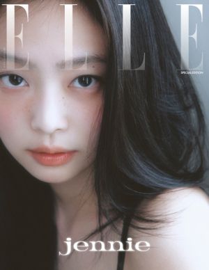 JENNIE - AUGUST 2025 [ELLE] (A ver) PRE - ORDER
